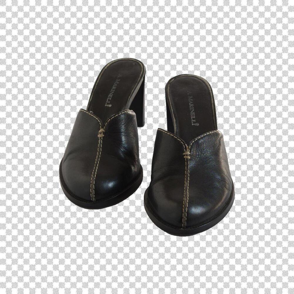 Women's Black and Brown Court